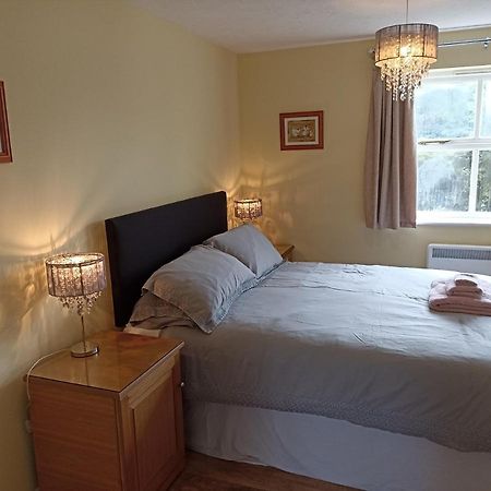 Grant Close Wickford Bagian luar foto