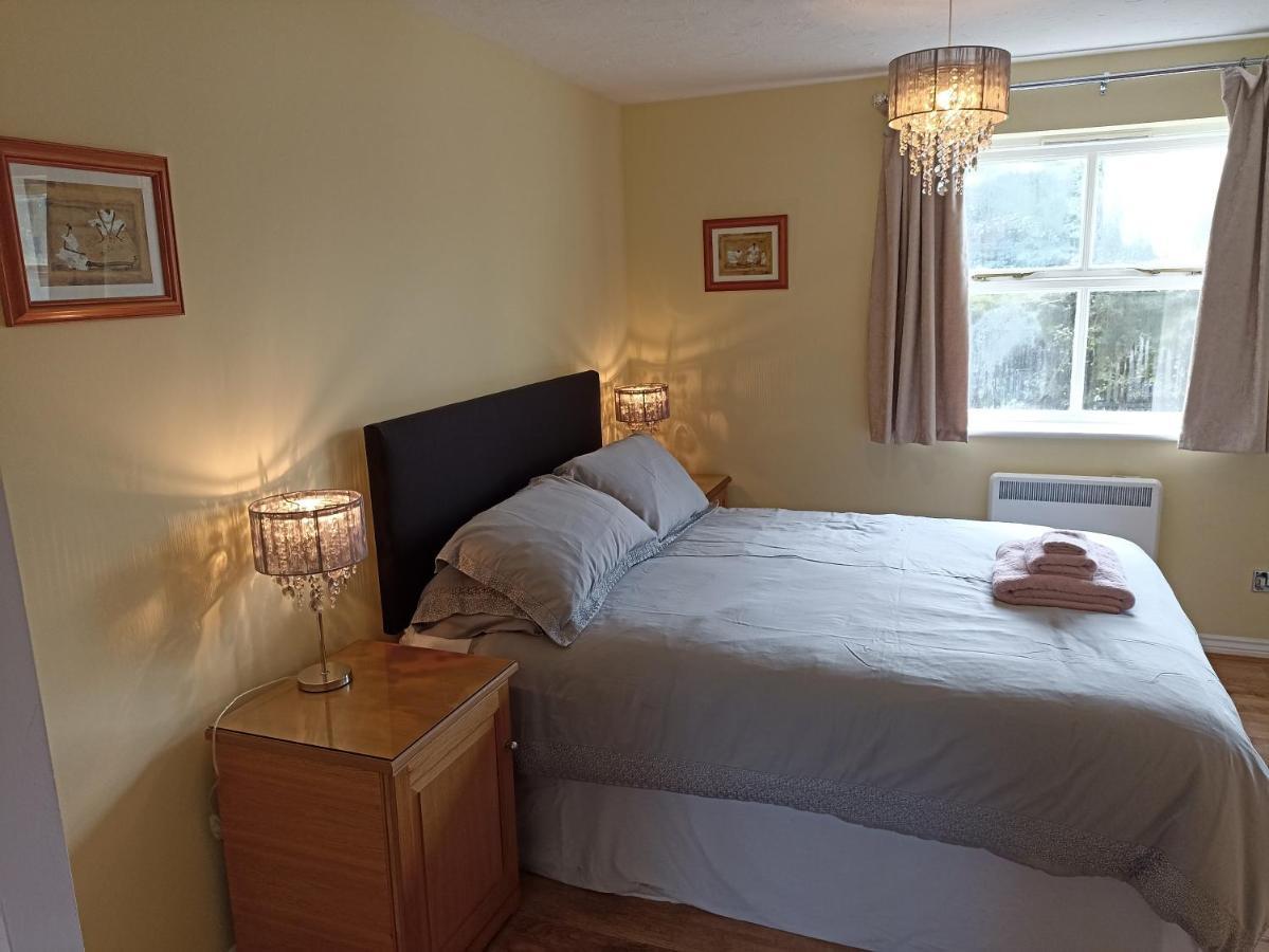 Grant Close Wickford Bagian luar foto
