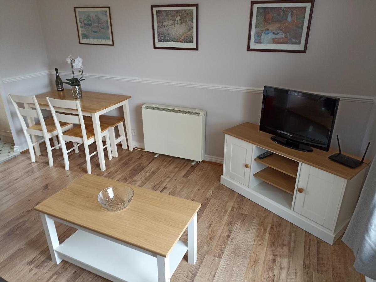 Grant Close Wickford Bagian luar foto