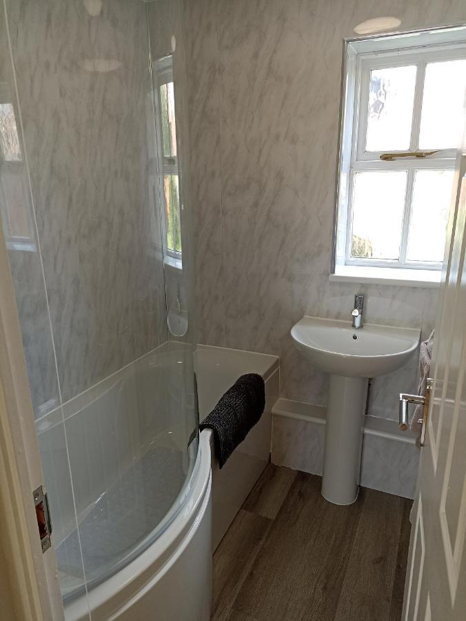 Grant Close Wickford Bagian luar foto