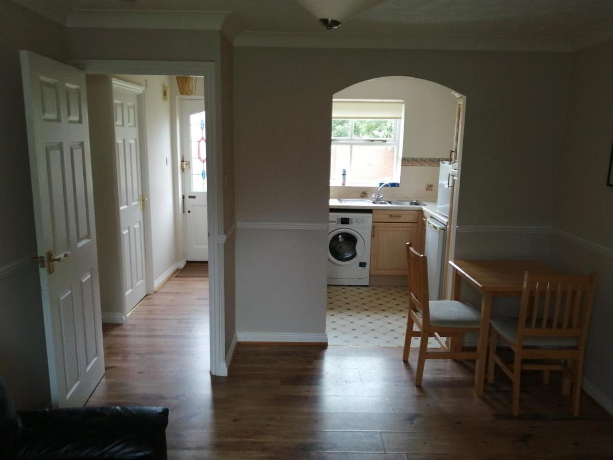 Grant Close Wickford Bagian luar foto